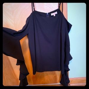 Flowy sleeved blouse